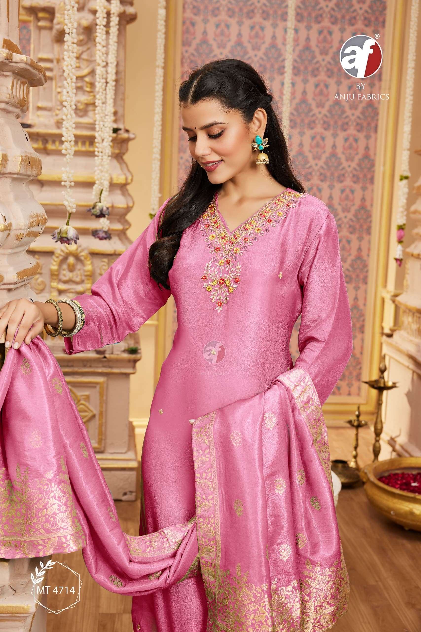 Mt 4714 By anju fabric kurti pant with heavy dupatta