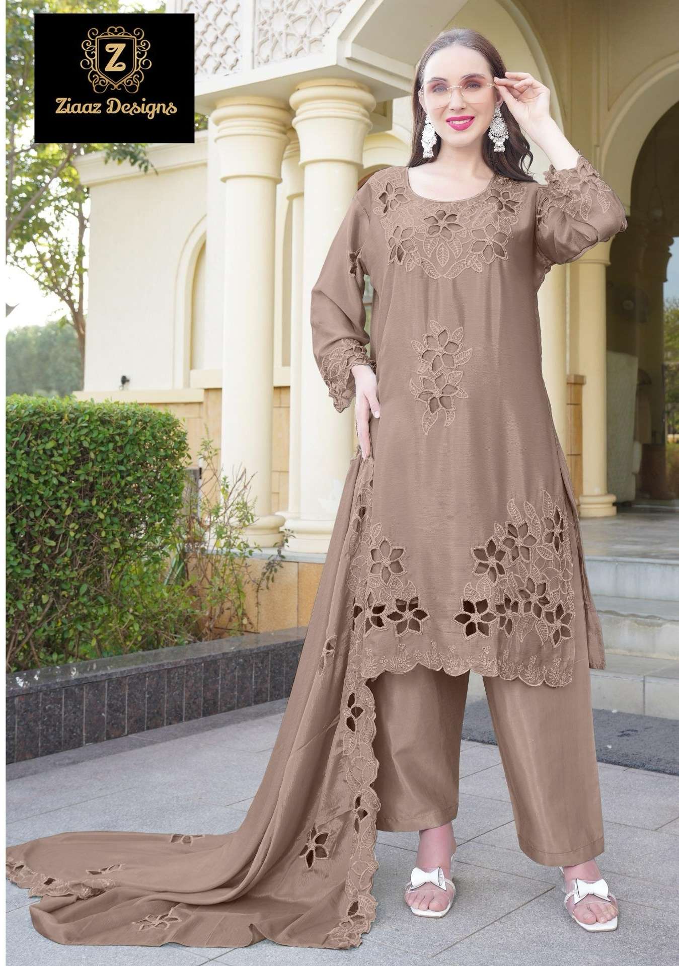 code 818 by Ziaaz Designs chinon suit collection manufacturer surat 