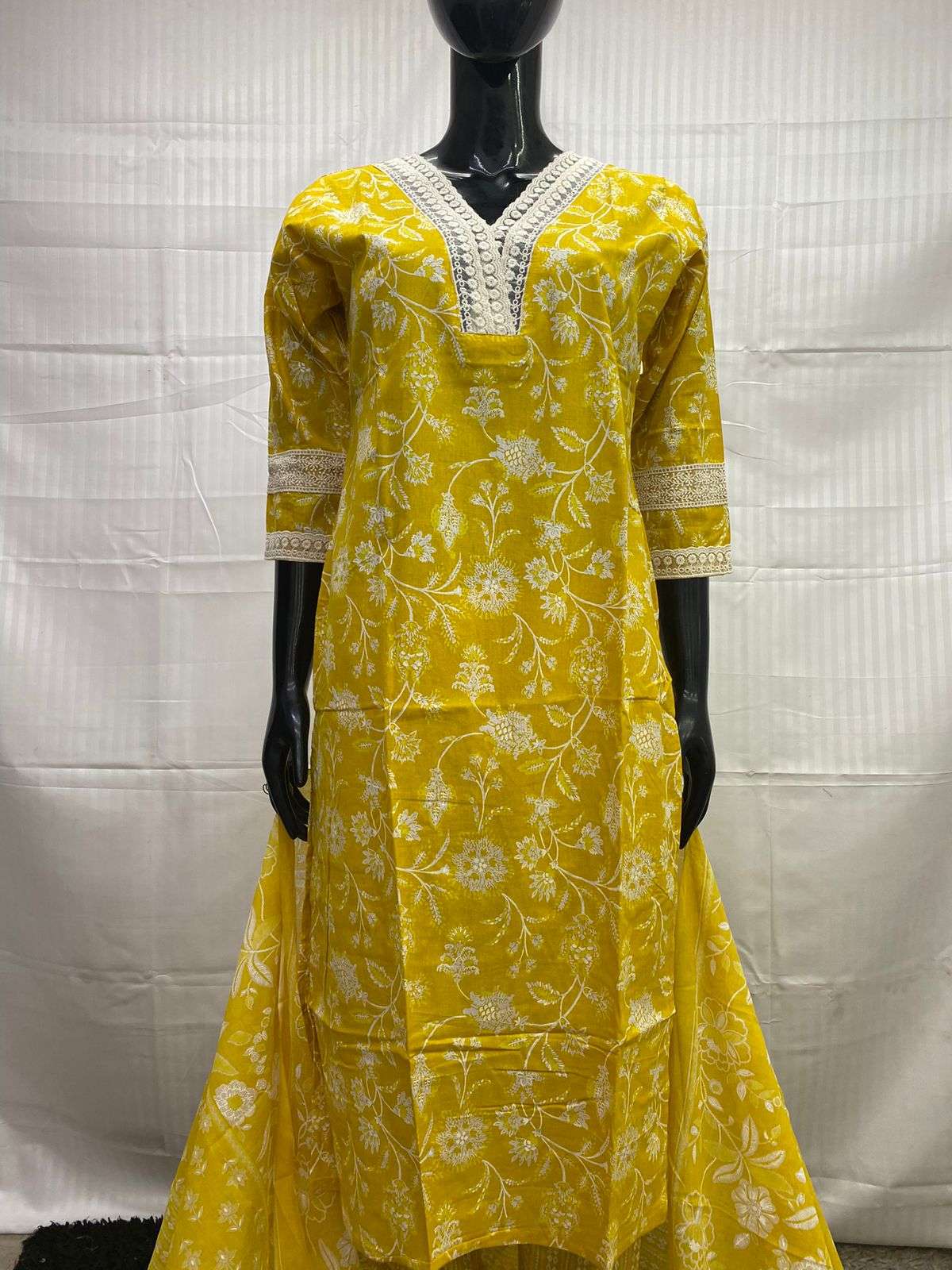 Design no 1009 by Siara Pure cotton kurti collection manufacturer surat 