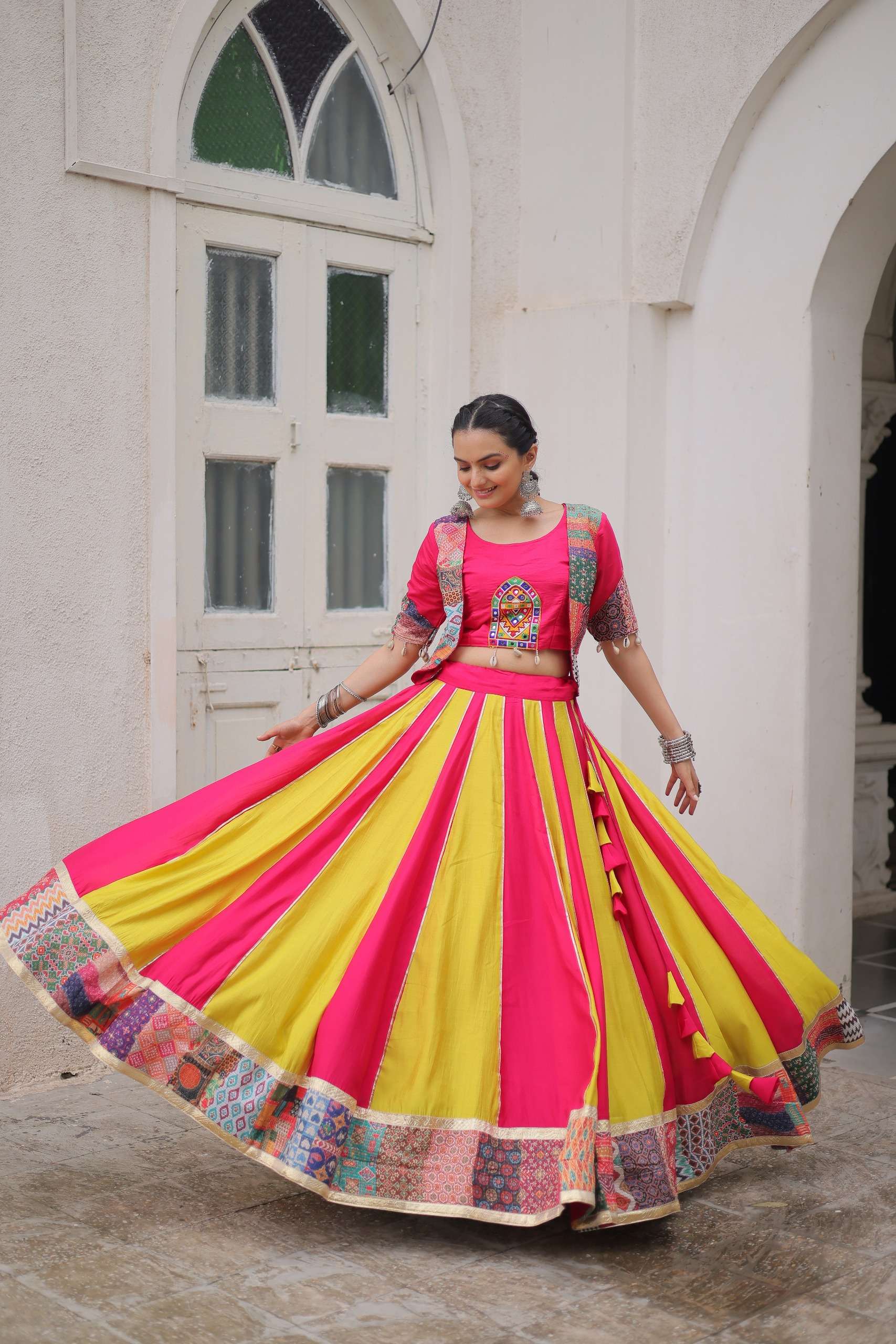 Code  LW 7140 NAVRATRI LEHENGA CHOLI COLLECTIONS manufacturer Surat 