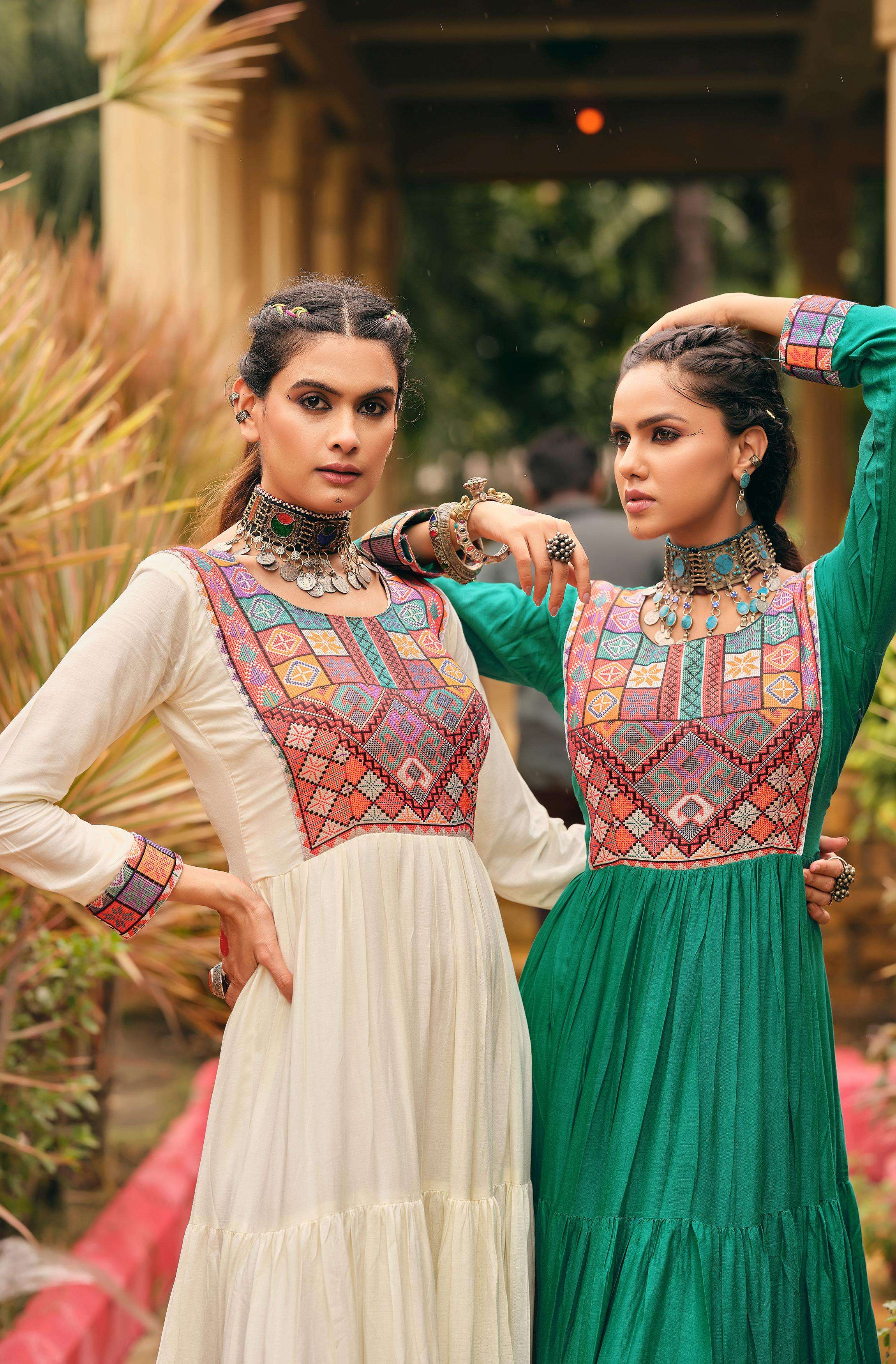 EXCLUSIVE REAL MODELING GOWN collection manufacturer Surat 