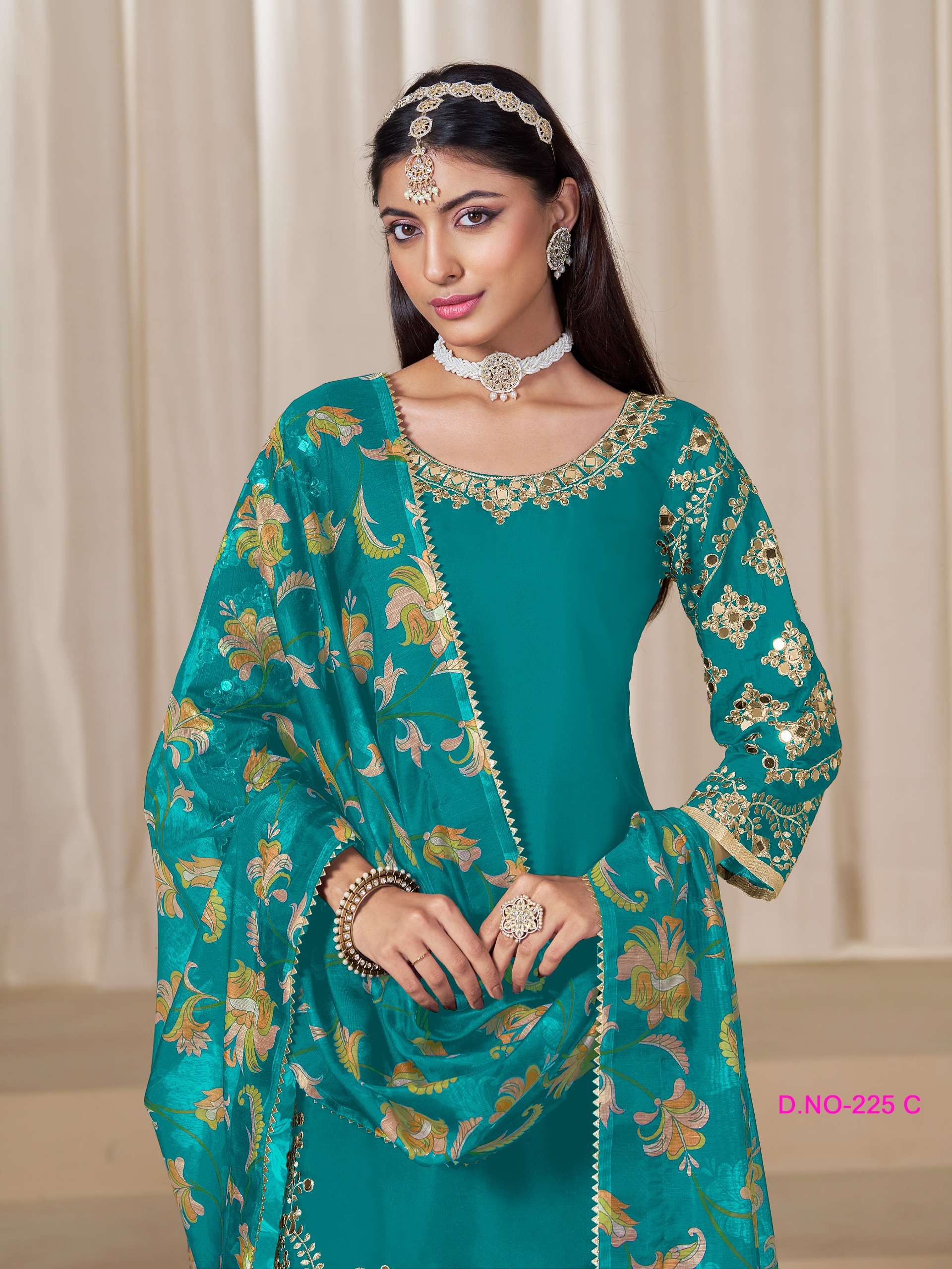 AANAYA VOL 225 by Dani creation suit collection manufacturer Surat 