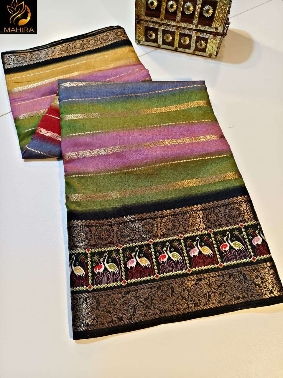 Elegant Dola Silk Saree with Swan Theme Pallu