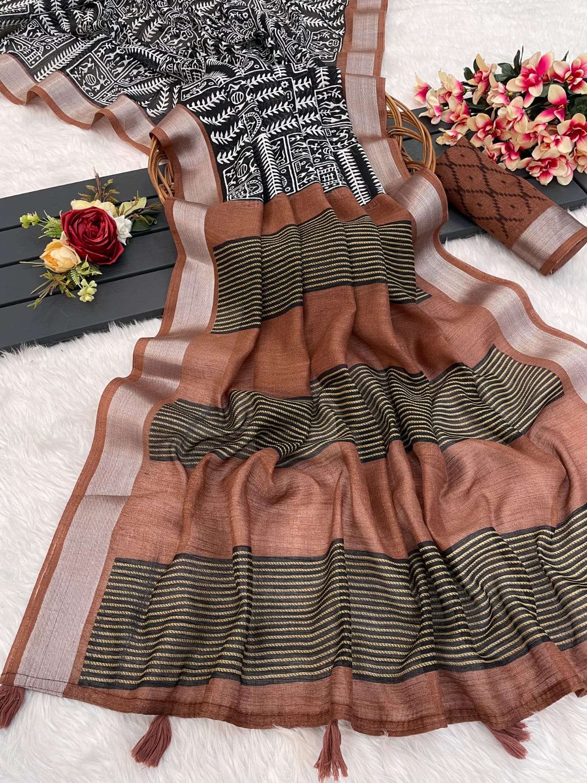 Exclusive Soft Cotton Linen Saree with Digital Print & Copper Zari Border