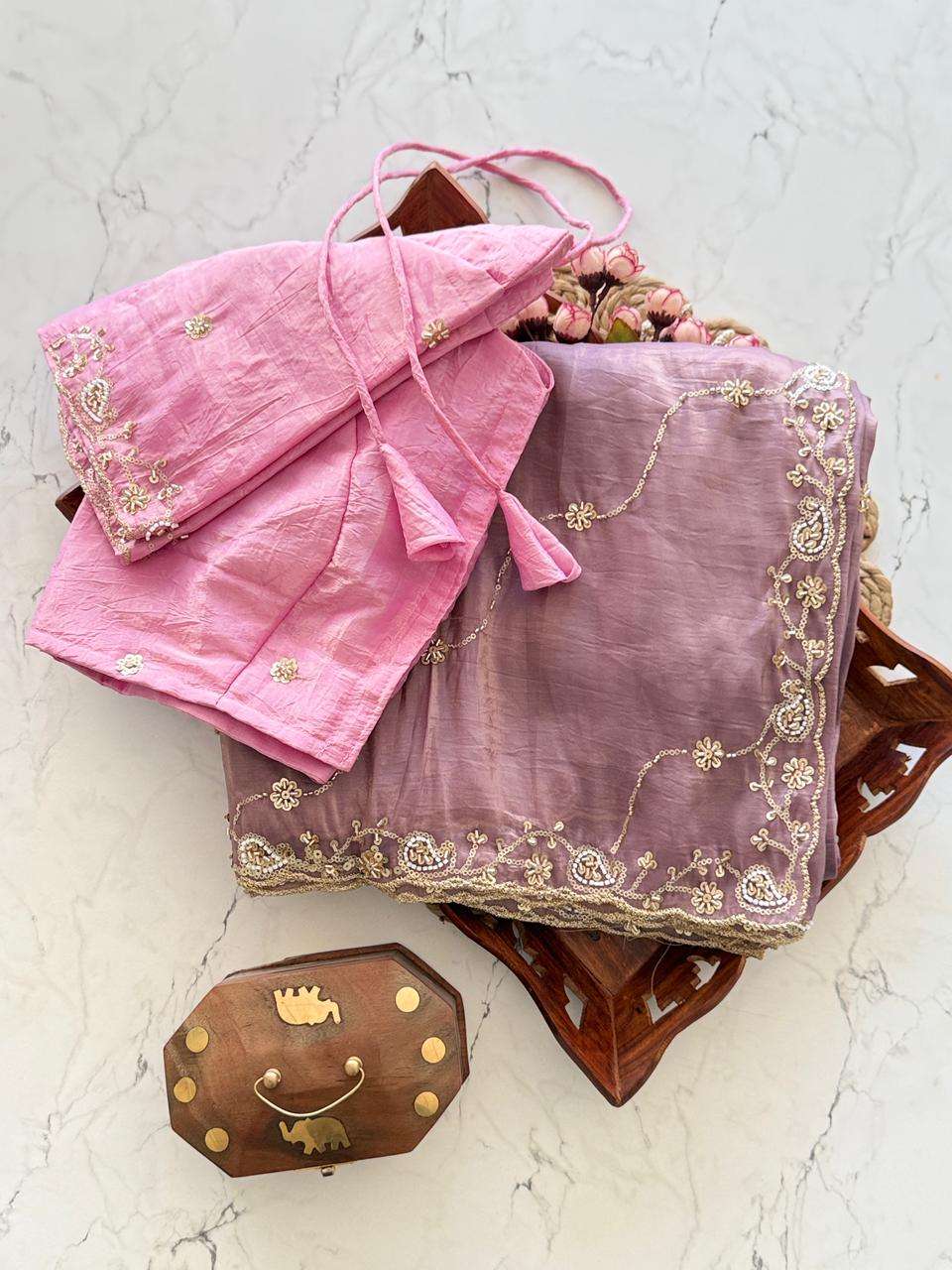 5059 Gold crush saree Collection manufacturer surat 