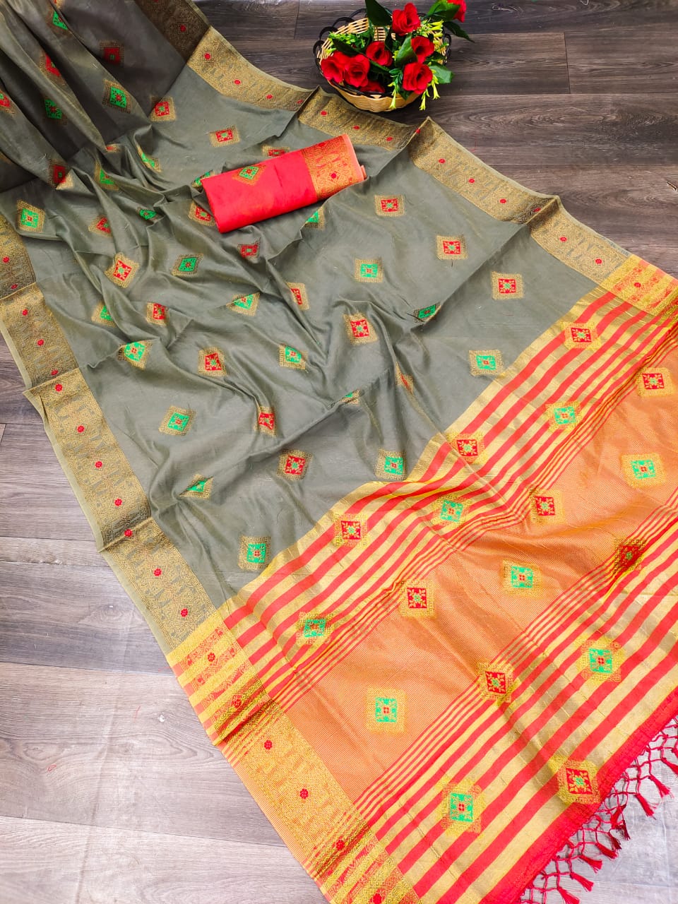 New Soft Cotton Saree Single And Set Stockiest And Supplier From Surat